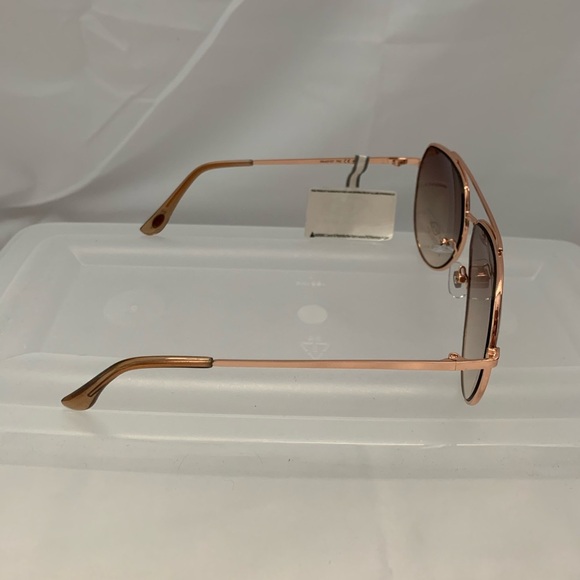(NWT) Oscar de la Renta aviator style sunglasses main image 4